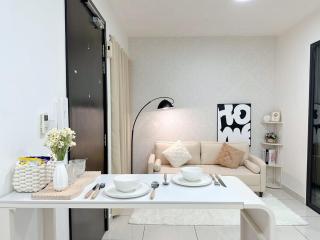 Almas suites Puteri Harbour Netflix Free snack - - 7