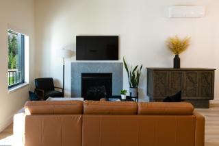 Lakeside Crest Estate Cottages - 8