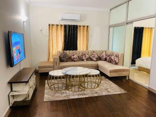 F-10 stylish studio apartment 1 bed dd tv lounge kitchen furnished - Islamabad - 2
