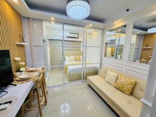 Cozy 773 Suite Shore 2 Residences in front of MOA by Prime Stay - Manila - 0