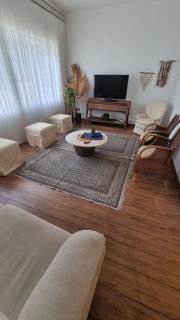 Casa Flores - casa espaçosa com churrasqueira e quintal - 8