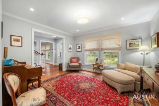 Near UT Pet Friendly w Parking 3BR 2.5BA in Walkable Area By Austin Vacay - 4