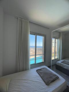 Luxury 1 Bedroom Sea Front Apartment - 4