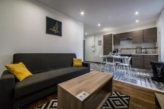 Budget apart downtown with parking - Charleville-Mézières - 9