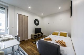 Budget apart downtown with parking - Charleville-Mézières - 5