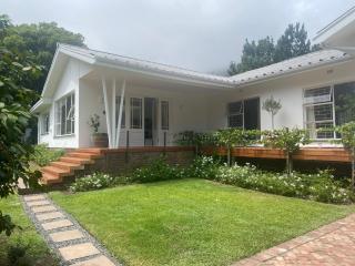 8 Sleeper, 4 Bedroom Home in Franschhoek - Franschhoek - 0