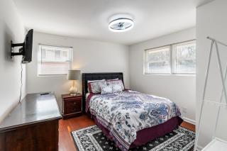 Cozy 3BR Retreat with Parking and Private Yard - Atlanta - 7