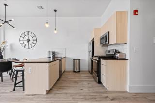 Lux Stay Near NYC - Patio, Gym & Free Parking - Kearny - 2