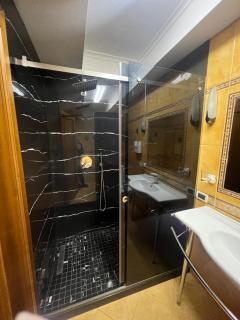 Helens Apartment - Tirana - 8