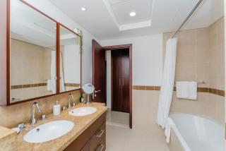 King 1BR Apartment With Burj Khalifa & Fountain View - 3