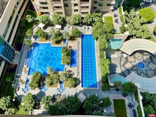 King 1BR Apartment With Burj Khalifa & Fountain View - 1
