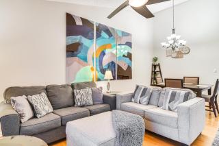 Resort Perks Condo with Private Balcony in St Pete! - São Petersburgo - 0