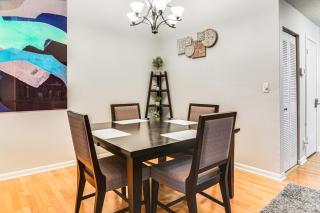Resort Perks Condo with Private Balcony in St Pete! - São Petersburgo - 5