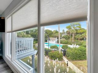 Lagoon Villa 6 - 5 Min Walk to Beach! Top Floor! - Isle of Palms - 6