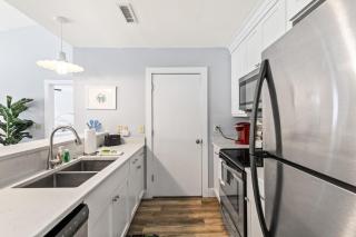Lagoon Villa 6 - 5 Min Walk to Beach! Top Floor! - Isle of Palms - 4