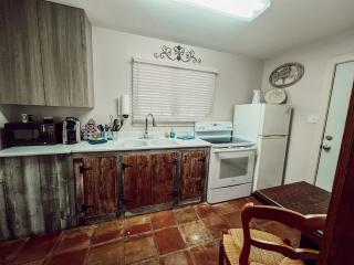 Gruene Cottages - New Braunfels - 8
