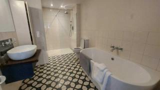 Stunning Unique & Elegantly Refurbed Seafront 2BD - Dublino - 7