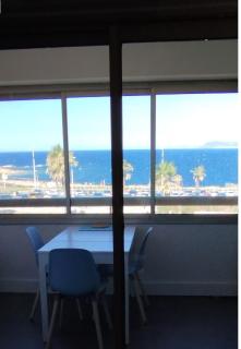 SIX-FOURS vue mer et situé devant la plage - 0