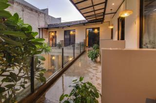 Escotel Casa de Luga - Jakarta - 7