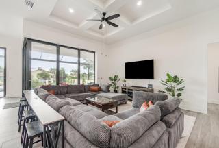 Beautiful, fun home w/3 masters, pool & spa - Cape Coral - 1