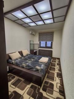 Aybek, Chekhova 21 - 3