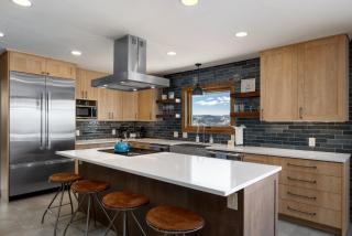 Bella Vista Lodge - Slopeside Ski Storage, The BEST Views, Grotto Hot Tub, Great Room And Game Room - 1