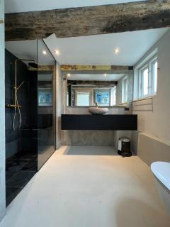 Historical house 30 ft from sea - 1