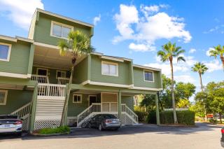 Mariners Walk 6B - Screen Porch Ocean Pool Walkout - Isle of Palms - 3
