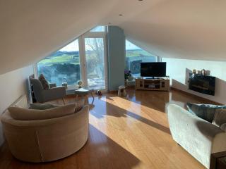 The Cwtch, Porthcawl, Lovely, Spacious Seaside Apartment , Open Views, Sleeps 8 people - Newton - 7