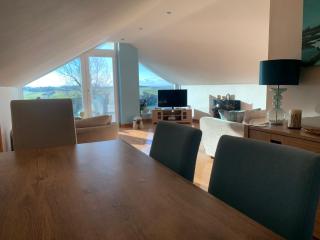 The Cwtch, Porthcawl, Lovely, Spacious Seaside Apartment , Open Views, Sleeps 8 people - Newton - 5