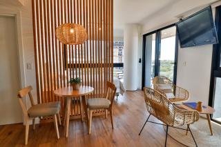 Modern & Bright Studio - 9