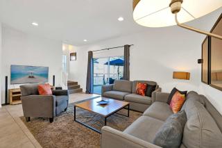 Upstay Spacious 3BR Home w Resort Access & Private Hot Tub - 8