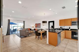 Upstay Spacious 3BR Home w Resort Access & Private Hot Tub - 2