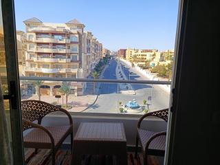 Vitamin Sea, Beach Front Central Free Wi-Fi - Hurghada - 2