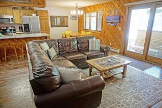 Heated Pool, 2 Hot Tubs, Virtually Ski In Ski Out, Close to Ski School - 4