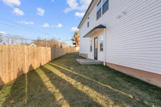 Luxury 3BR 3BA Modern Escape - 1