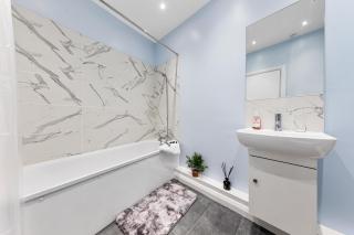 Modern 2-Bed London Flat with King Bed -25 off for Long Stay Guests-Sleeps 6-Book Instantly! - Barnet - 2