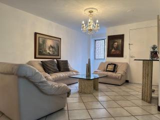 Espacioso apartamento en el corazón de Medellín - Medellín - 0