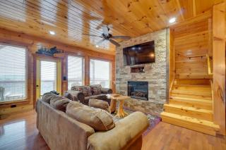 Mtn-View Cabin with Hot Tub and Balcony in Sevierville - Sevierville - 6