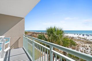 Beach Front Sandy Shores 208, Free Activities Included! - 1