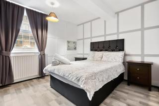 Private Bedroom Near Tower Bridge, Comfortable Stay with Shared Amenities! - Londra - 0