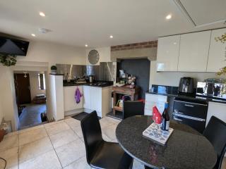 Cozy Cottage Close to Haworth Sleeps 2 with Garden - Keighley - 6