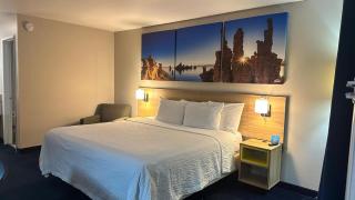 Days Inn by Wyndham Ridgecrest near China Lake Naval Station - Ridgecrest - 1