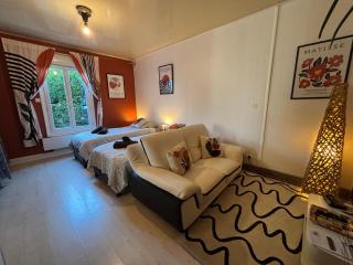 T1 Confortable avec parking, proche Lyon, Idéal couples ou travailleurs - Corbas - 2