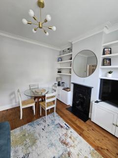 Modern 2BR London Home with private Garden - Brentford - 4