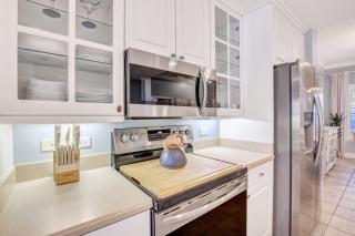 Near Beach & Coligny Plaza, Pool, Hot Tub, Patio - Hilton Head Island - 1