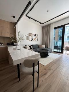 Modern Luxury Retreat in JVC - 8
