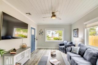 5 Mi to Dtwn Bright Home with Yard in Pensacola! - 8