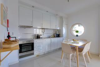 Charming 3 Bedroom Apartment Close to Historic Center-Lagos - Lagos - 5