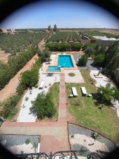 Maison unique avec une magnifique piscine - El Kelaa des Srarhna - 0